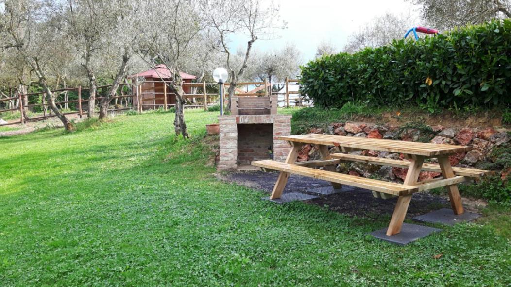 Nell'Antica Torre Di Fronte A Siena Apartment Exterior photo